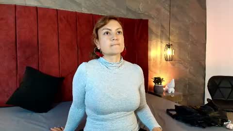 hinata_moonn online show from June 19, 2026, 12:20 pm