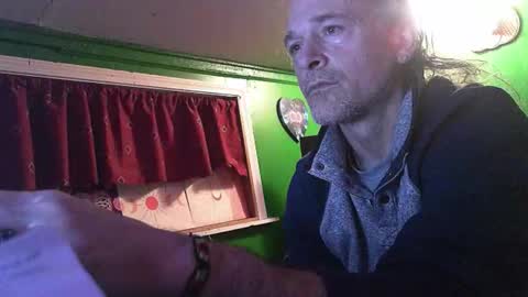 hippiedad333 online show from February 1, 2026, 6:01 am