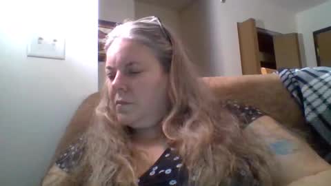 hippysnewhere online show from June 2, 2026, 6:04 am