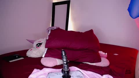 H A N N A H online show from January 26, 2025, 1:31 am