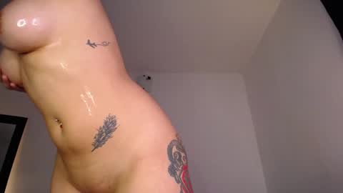 H A N N A H online show from February 7, 2025, 1:47 am