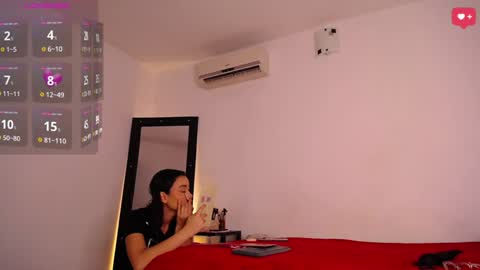 H A N N A H online show from February 7, 2025, 10:52 pm