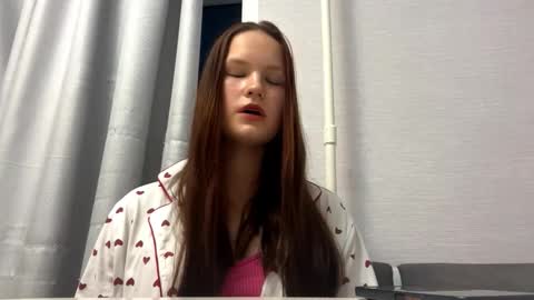 Snapshot of hirokobab chatting on October 14, 2025, 2:29 pm Viola online show from October 14, 2025, 2:29 pm