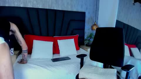 Hisoka online show from October 31, 2025, 1:17 am