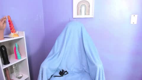 hiyakasudere_ online show from September 17, 2025, 7:26 pm