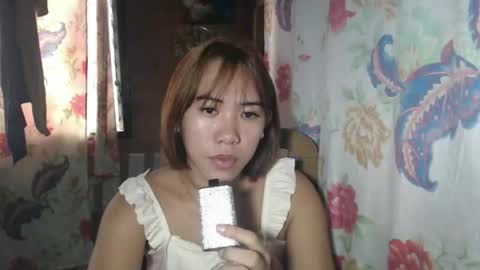 Snapshot of hoelykarrie chatting on February 20, 2026, 4:20 am Karrie3 online show from February 20, 2026, 4:20 am