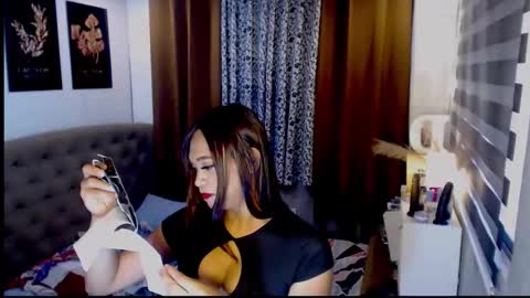 Snapshot of hoelymarie chatting on April 20, 2026, 4:37 am hoelymarie online show from April 20, 2026, 4:37 am