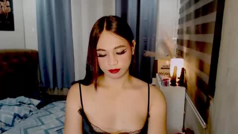Snapshot of hoelymarie chatting on May 12, 2026, 10:23 am hoelymarie online show from May 12, 2026, 10:23 am