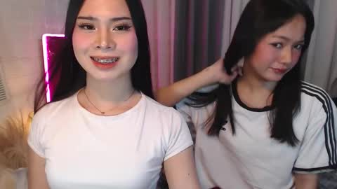 hoelymolly online show from March 21, 2026, 4:54 pm