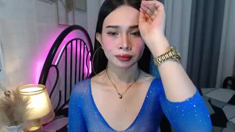 Snapshot of hoelymolly chatting on May 21, 2026, 6:37 pm hoelymolly online show from May 21, 2026, 6:37 pm