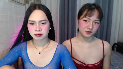 hoelymolly online show from June 27, 2026, 7:52 pm