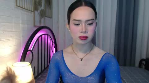 hoelymolly online show from July 11, 2026, 9:38 pm