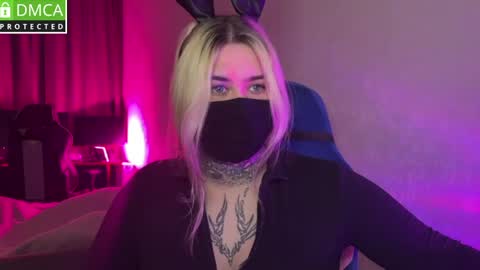 Snapshot of hoffmanite chatting on April 1, 2026, 3:42 pm hoffmanite online show from April 1, 2026, 3:42 pm