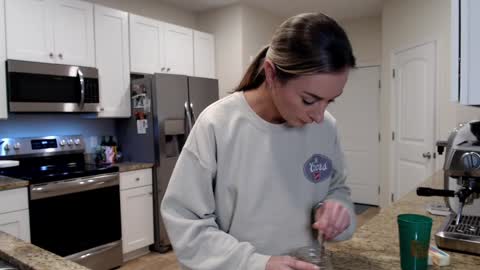 Holi Hurricane online show from November 21, 2025, 3:49 am