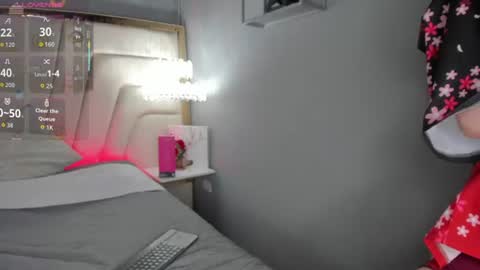 Snapshot of hollannd_ chatting on July 9, 2026, 5:17 pm Holland online show from July 9, 2026, 5:17 pm