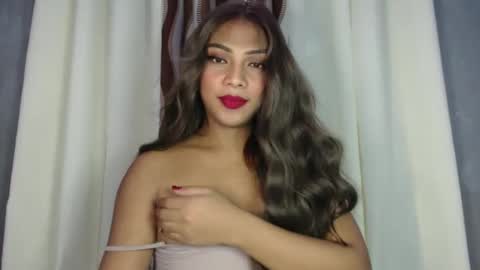 holliescarlet online show from December 7, 2024, 3:47 am