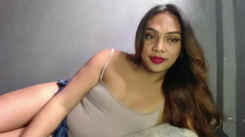 holliescarlet online show from December 7, 2024, 6:54 am