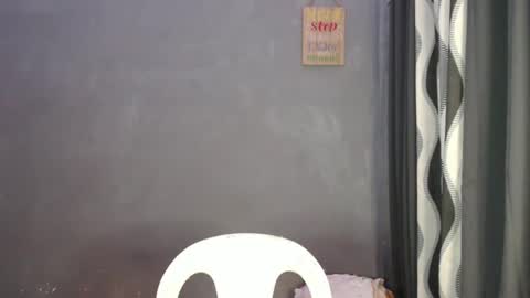 holliescarlet online show from December 16, 2024, 3:22 pm