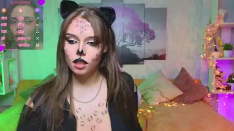 Lux online show from March 6, 2025, 6:05 pm