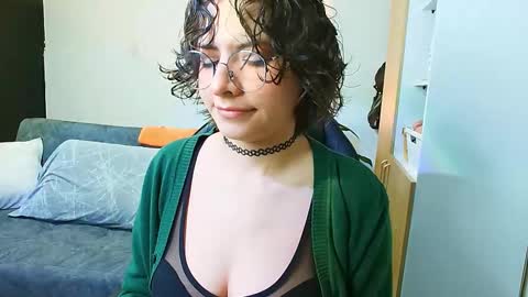 Snapshot of holly_and_honey_69 chatting on September 19, 2025, 9:15 pm Holly and Honey online show from September 19, 2025, 9:15 pm