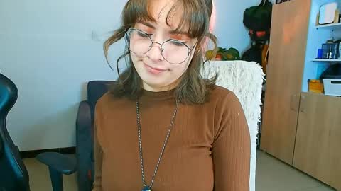 Holly and Honey online show from April 13, 2026, 10:15 pm