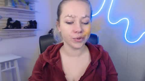 Snapshot of holly_bb95 chatting on January 31, 2025, 8:43 am Holly online show from January 31, 2025, 8:43 am