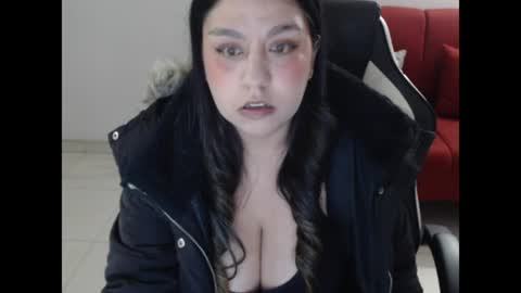 Itzel online show from July 11, 2026, 2:25 am