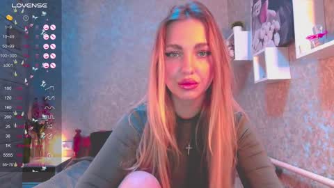 Snapshot of holly_molly8 chatting on December 13, 2024, 4:27 pm holly_molly8 online show from December 13, 2024, 4:27 pm