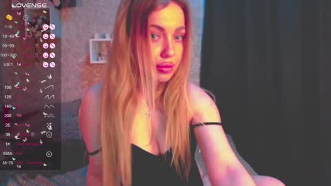 Snapshot of holly_molly8 chatting on January 16, 2025, 8:57 pm holly_molly8 online show from January 16, 2025, 8:57 pm