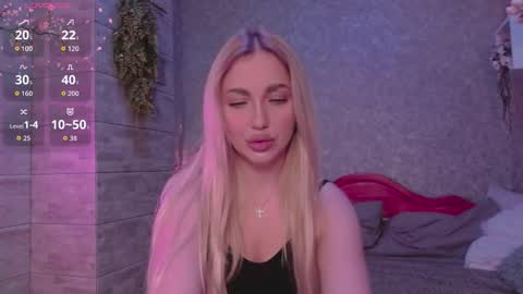 Snapshot of holly_molly8 chatting on October 2, 2025, 4:36 pm holly_molly8 online show from October 2, 2025, 4:36 pm