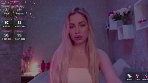 Snapshot of holly_molly8 chatting on October 12, 2025, 2:43 am holly_molly8 online show from October 12, 2025, 2:43 am