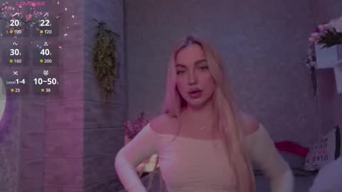 Snapshot of holly_molly8 chatting on October 13, 2025, 6:41 pm holly_molly8 online show from October 13, 2025, 6:41 pm