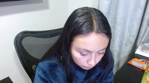 Holly online show from October 16, 2025, 6:58 am