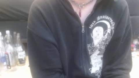 Holly Hawkes online show from November 21, 2025, 8:40 pm