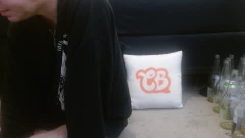 Holly Hawkes online show from March 29, 2026, 10:21 pm