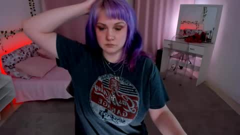Snapshot of hollymally chatting on June 2, 2026, 6:54 pm Stella Sunny online show from June 2, 2026, 6:54 pm