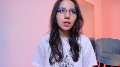 hollypeach_ online show from March 22, 2026, 5:49 pm