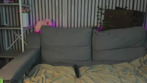 Holly online show from April 10, 2026, 1:22 am