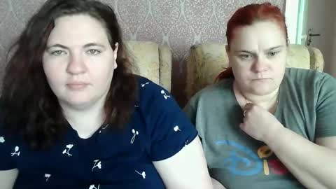 HollyXEva online show from April 13, 2026, 9:59 am