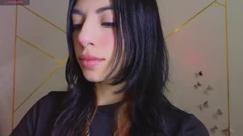 Snapshot of hollyxx_ chatting on November 5, 2025, 9:20 am holly online show from November 5, 2025, 9:20 am