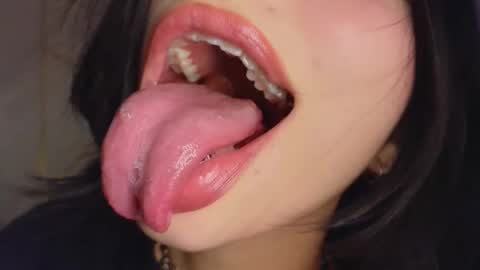 Snapshot of hollyxx_ chatting on November 15, 2025, 3:59 am holly online show from November 15, 2025, 3:59 am