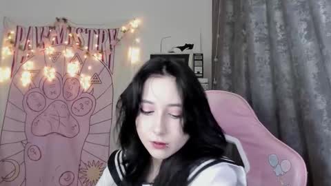 Ho Lee Sheet online show from November 7, 2025, 6:08 pm