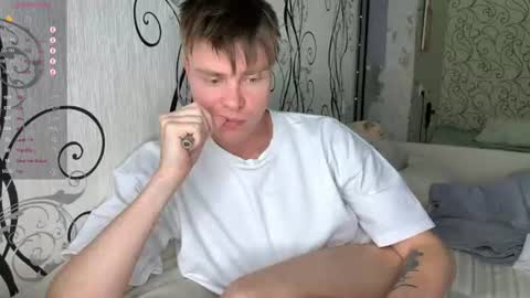 holy_eggs_00 online show from June 24, 2026, 4:17 pm