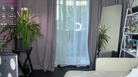 holy_eggs_00 online show from July 20, 2026, 5:33 am