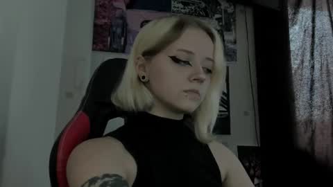 Snapshot of holy_mistresss chatting on July 6, 2026, 7:27 am holy_mistresss online show from July 6, 2026, 7:27 am