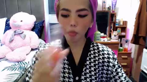 holy_molly1 online show from November 5, 2025, 2:55 am