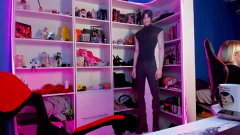 Snapshot of holy_rumi chatting on February 14, 2026, 10:45 am Rumi online show from February 14, 2026, 10:45 am