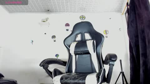 Holly online show from October 30, 2025, 3:13 pm