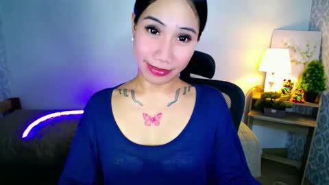 holy_samyx online show from October 13, 2025, 3:17 am