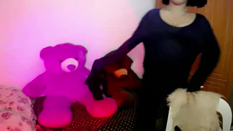 holy_samyx online show from January 12, 2026, 2:22 pm